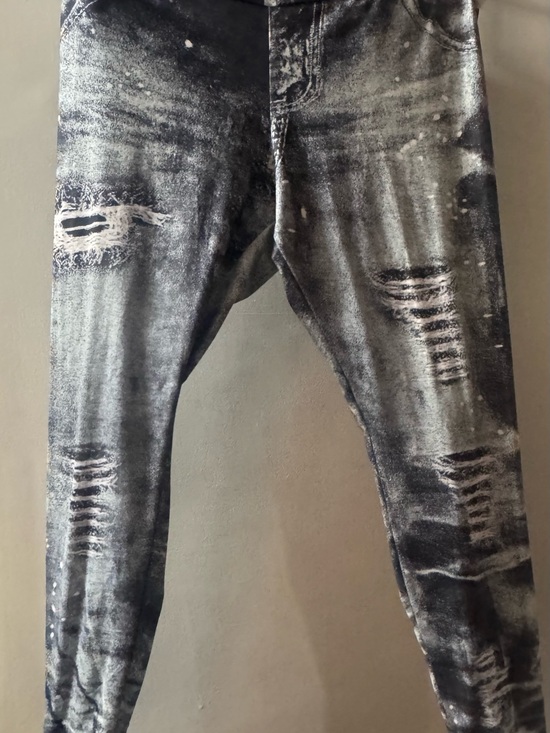 Denim - New Distressed Grey / Black Wash Women's Jeggings - Stretch Skinny Fit